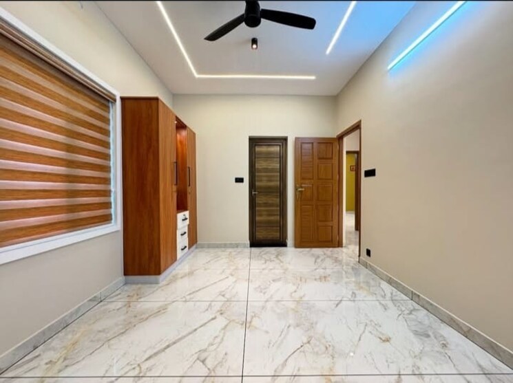 Room, sector 28 3.5 Bedroom 3150 Sq.Ft. Builder Floor In Sector 28 Faridabad 8763999