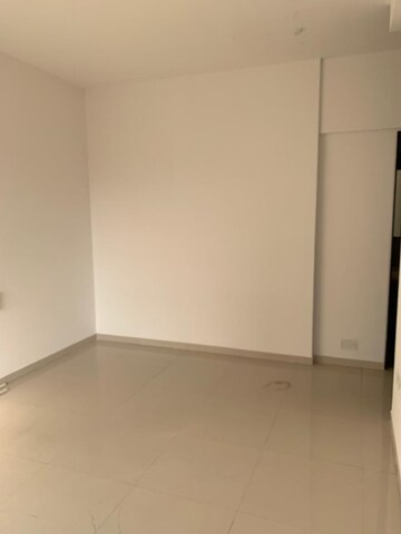 Room in 3 BHK Apartment at Kanakia Levels, Malad East – for Rent