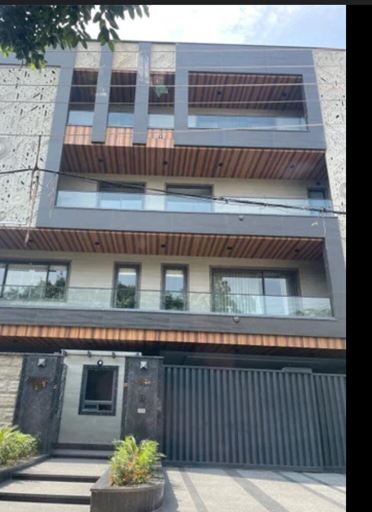 Exterior View, sector 85 4 Bedroom 250 Sq.Yd. Builder Floor In Sector 85 Faridabad 8763979