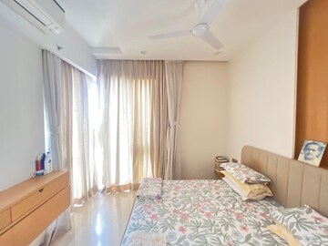 Bedroom in 5 BHK Apartment at Lodha The Park, Worli – for Rent