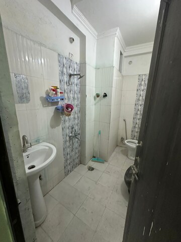 Bathroom in 1.5 BHK Apartment at Chinhat – for Rent