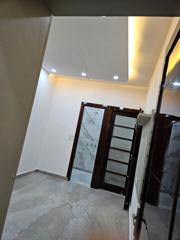 Room in 6 BHK Independent House at Virat Nagar – for Sale