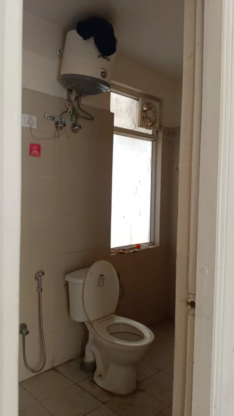 Bathroom, roots-courtyard 3.5 Bedroom 1700 Sq.Ft. Builder Floor In Sector 48 Gurgaon 8764035