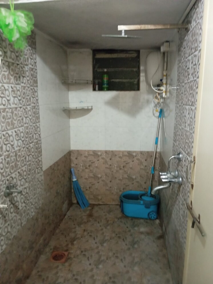 Bathroom, erandwane 2 Bedroom 800 Sq.Ft. Apartment In Erandwane Pune 8764089