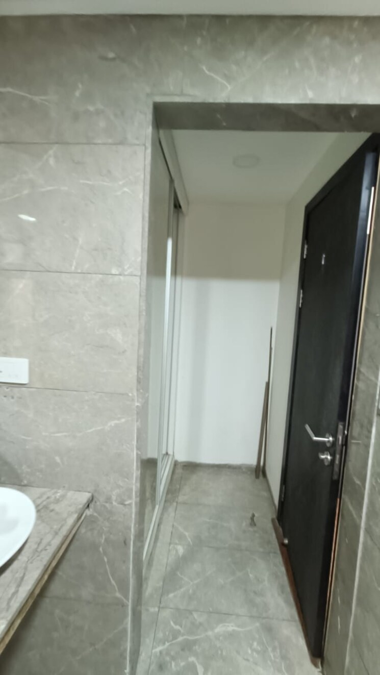 Bathroom, oberoi-realty-esquire 3 Bedroom 1820 Sq.Ft. Apartment In Goregaon East Mumbai 8764072