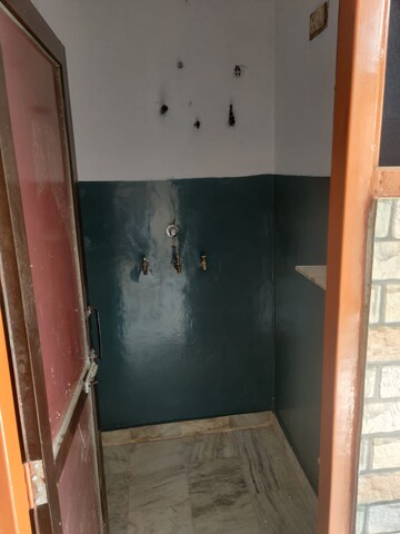 Furnished Amenities in 2 BHK Builder Floor at Sector 37 – for Rent