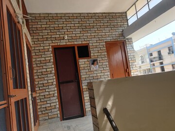 Furnished Amenities in 2 BHK Builder Floor at Sector 37 – for Rent