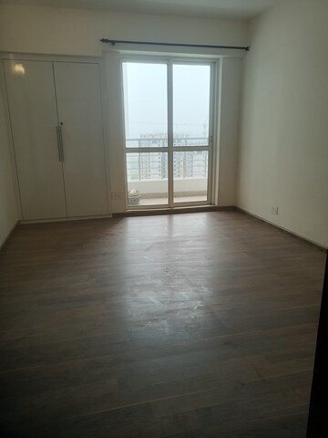 Room in 4 BHK Apartment at Lotus Panache, Sector 110 – for Rent
