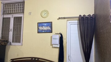 Furnished Amenities in 4 BHK Builder Floor at RWA Apartments Sector 19, Sector 19 – for Rent