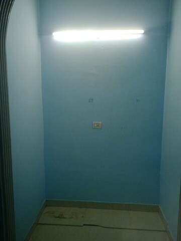 Room in 4 BHK Builder Floor at RWA Apartments Sector 19, Sector 19 – for Rent
