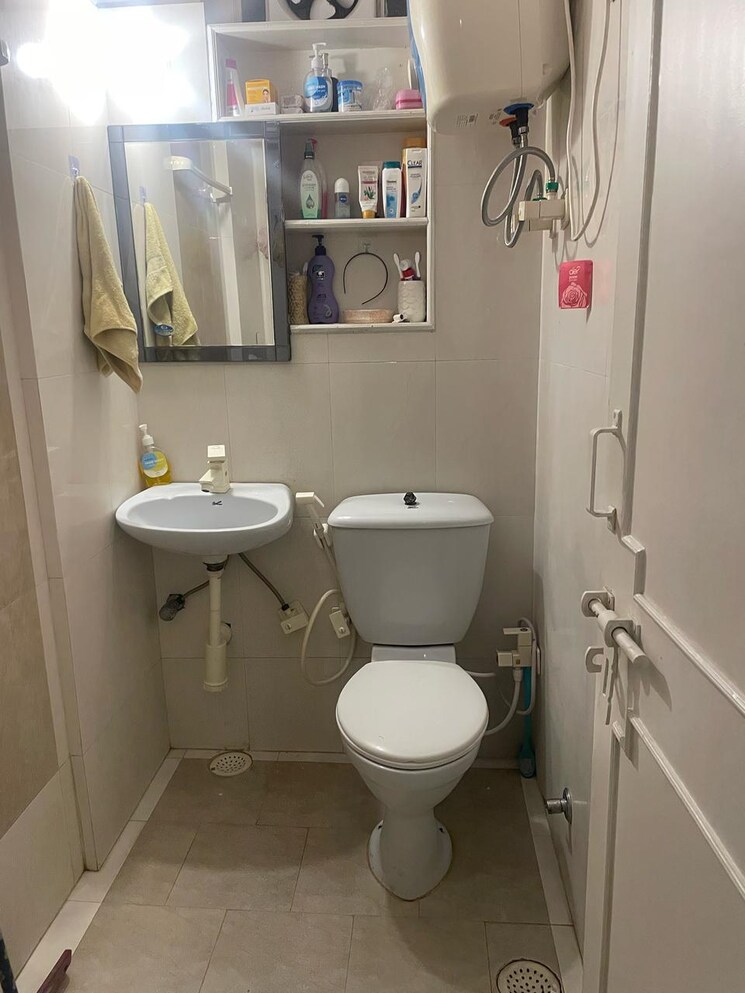 Bathroom, rwa-apartments-sector-19 4 Bedroom 113 Sq.Ft. Builder Floor In Sector 19 Noida 8764136