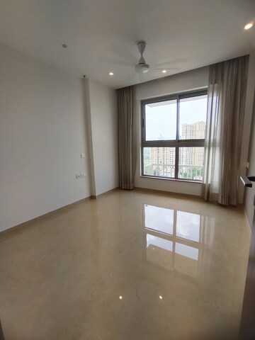 Room in 2 BHK Builder Floor at Hiranandani Highland, Powai – for Rent