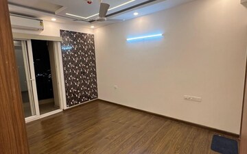 3 BHK Apartment For Rent in Deep Homes Sector 73, Sector 73