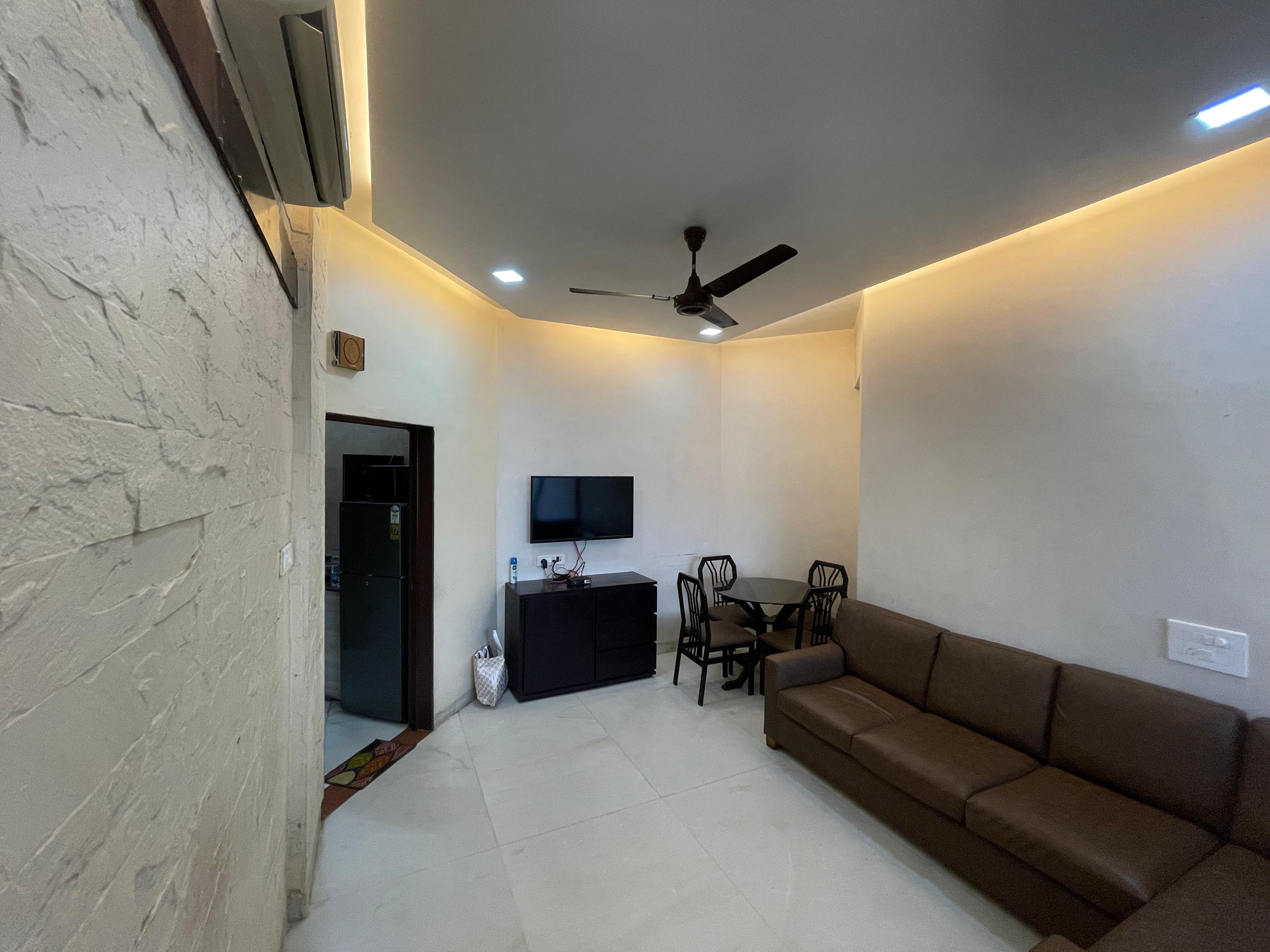 1 BHK + Study Room Apartment For Rent in Marine Drive