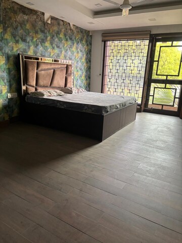Room in 5 BHK Villa at Saket – for Rent