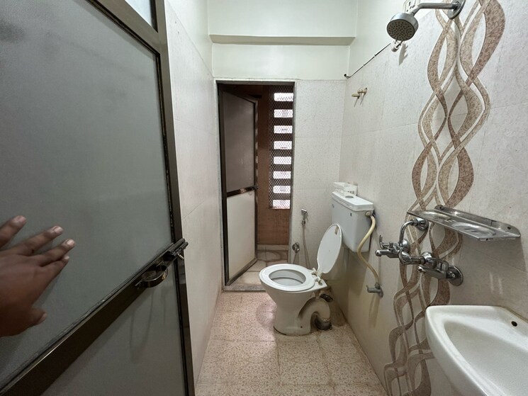 Bathroom, horizon-height 1 Bedroom 450 Sq.Ft. Apartment In Kasarvadavali Thane 8764211