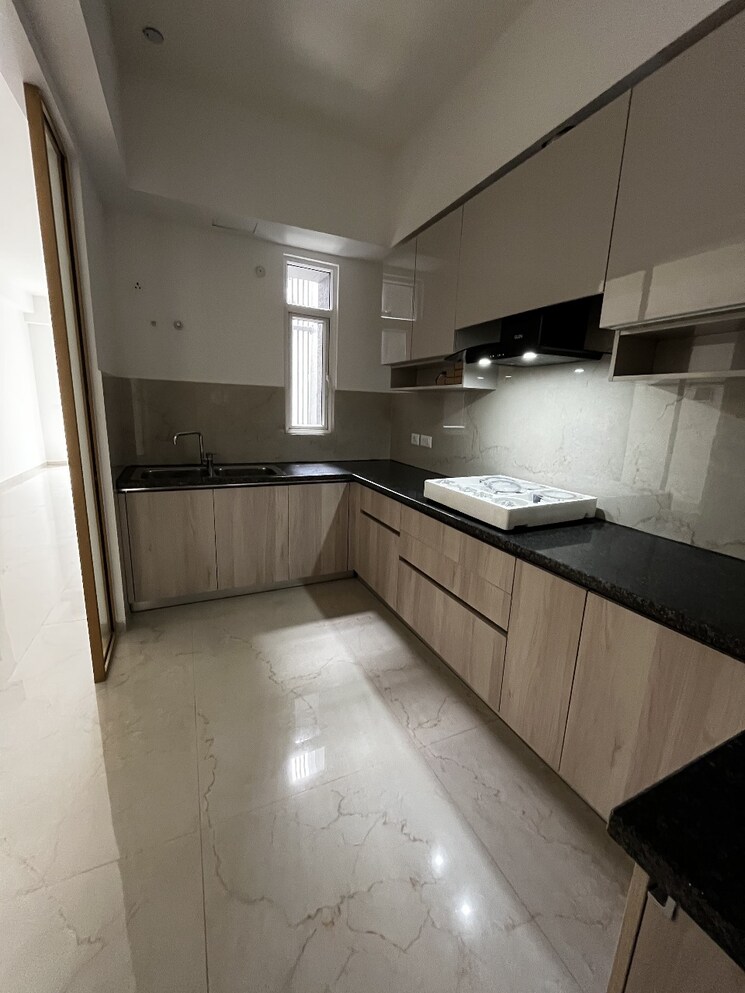 Kitchen, smart-world-orchard 3 Bedroom 1595 Sq.Ft. Apartment In Sector 61 Gurgaon 8759748