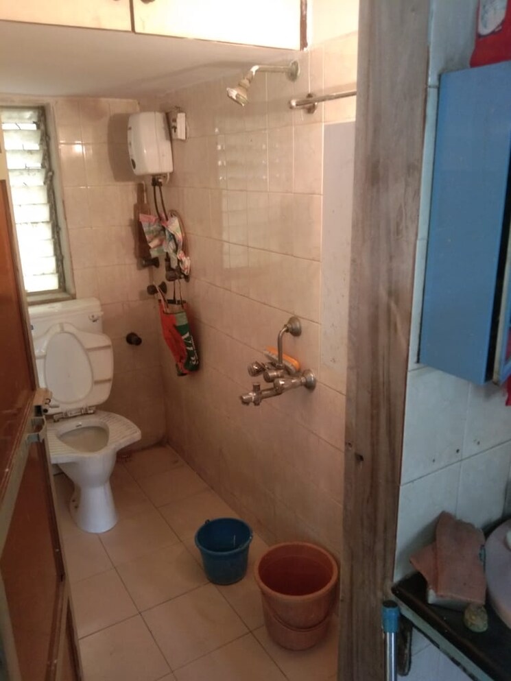 Bathroom, paranjape-schemes-snehdeep 2 Bedroom 750 Sq.Ft. Apartment In Goregaon East Mumbai 8764296