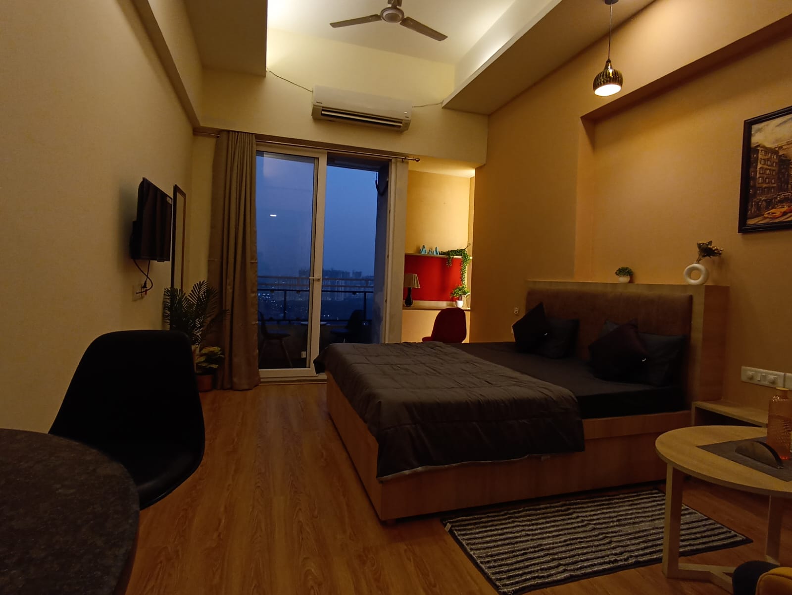 Studio+ Study Room Apartment For Rent in Gaur City Center