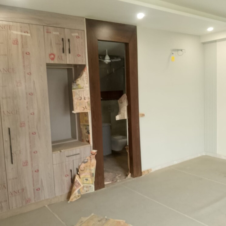 Room, hauz khas 3 Bedroom 275 Sq.Yd. Builder Floor In Hauz Khas Delhi 8764285