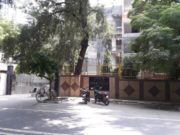 1 BHK Builder Floor For Rent in Rohini Sector 7