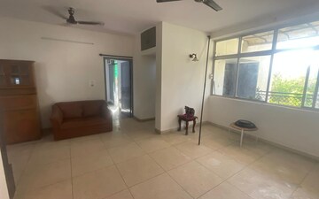 1 RK Builder Floor For Rent in RWA Apartments Sector 41, Sector 41