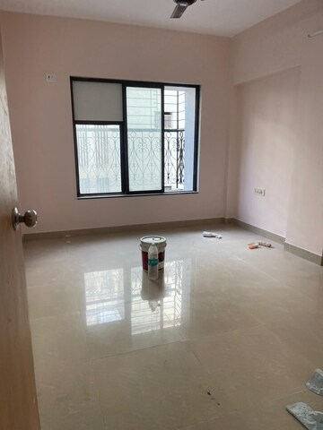 Room in 2 BHK Apartment at Sai Krishna Kunj, Andheri West – for Rent