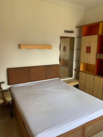 Bedroom in 3 BHK Apartment at Raheja Sherwood, Goregaon East – for Rent