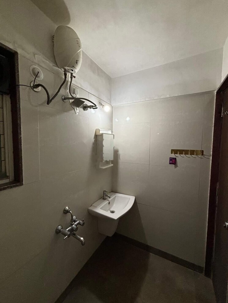 Bathroom, venkatesh-graffiti 2 Bedroom 700 Sq.Ft. Apartment In Keshav Nagar Pune 8764363