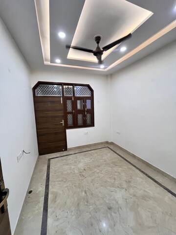 Room in 2 BHK Builder Floor at Paschim Vihar – for Rent