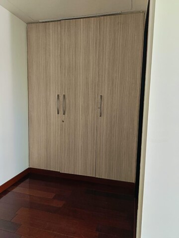 Room in 4 BHK Apartment at ABA Cleo County, Sector 121 – for Rent
