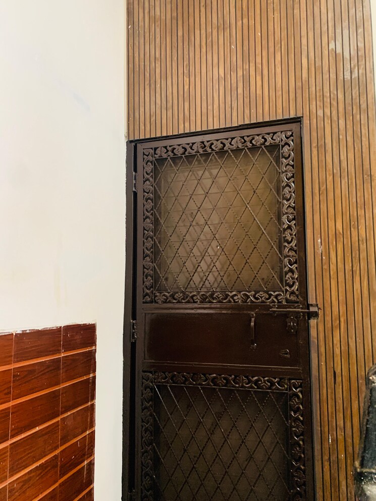 undefined, green fields colony 4 Bedroom 2200 Sq.Ft. Builder Floor In Green Fields Colony Faridabad 8764415