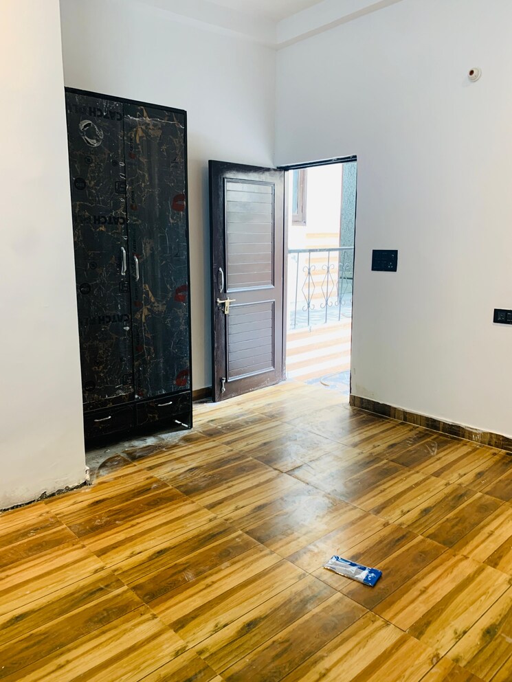 Room, green fields colony 4 Bedroom 2200 Sq.Ft. Builder Floor In Green Fields Colony Faridabad 8764415