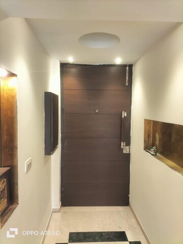  4 BHK Apartment at DLF The Royalton Tower, Dlf Phase V – for Sale