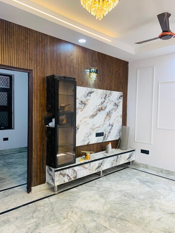 Bedroom in 4 BHK Builder Floor at Green Fields Colony – for Rent