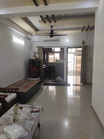 Room in 2.5 BHK Apartment at Saubhagya Residency Aliganj, Aliganj – for Rent