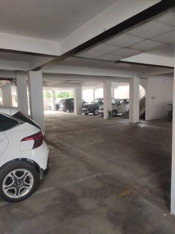 Parking in 2.5 BHK Apartment at Saubhagya Residency Aliganj, Aliganj – for Rent