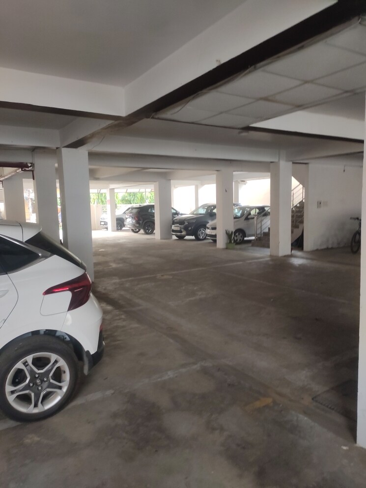  Parking, saubhagya-residency-aliganj 2.5 Bedroom 1200 Sq.Ft. Apartment In Aliganj Lucknow 8764519