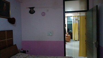 Furnished Amenities in 2 BHK Builder Floor at Vaishali Sector 6 – for Rent