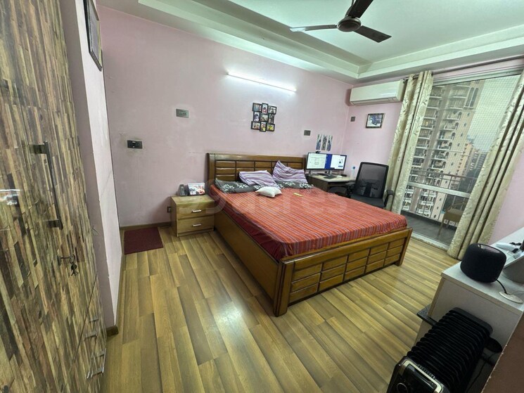 Bedroom, dlf-the-carlton-estate 3 Bedroom 1365 Sq.Ft. Apartment In Dlf Phase V Gurgaon 8764119
