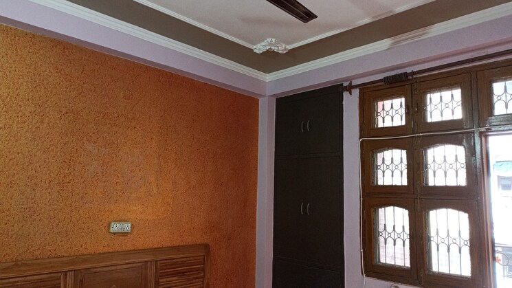 Room, vaishali sector 5 2 Bedroom 1000 Sq.Ft. Builder Floor In Vaishali Sector 5 Ghaziabad 8764550