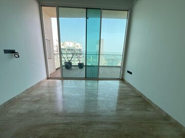 Room in 3 BHK Apartment at Avighna One Avighna Park, Lower Parel – for Rent