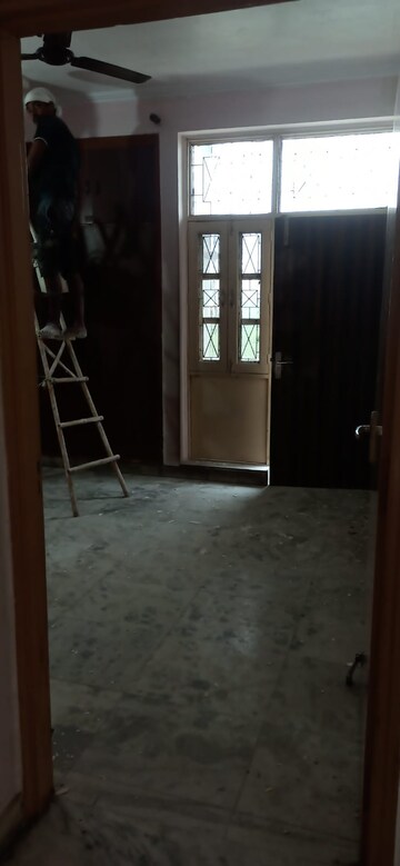 Building Lobby in 3 BHK Apartment at Bancourt Apartment, Sector 43 – for Rent