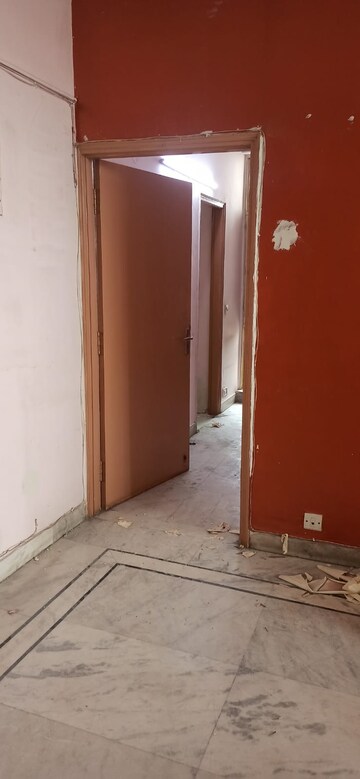 Building Lobby in 3 BHK Apartment at Bancourt Apartment, Sector 43 – for Rent