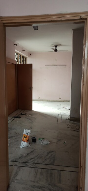 Bedroom in 3 BHK Apartment at Bancourt Apartment, Sector 43 – for Rent