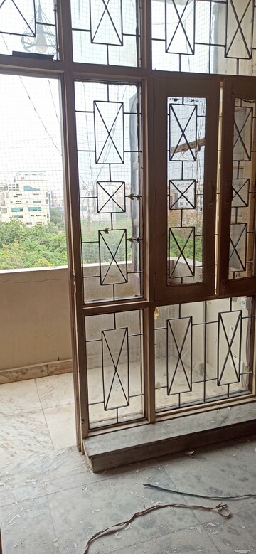 Balcony in 3 BHK Apartment at Bancourt Apartment, Sector 43 – for Rent
