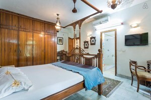 Living Room in 6 BHK Villa at Deep Apartments, Dlf Ankur Vihar – for Sale