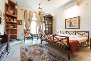 Living Room in 6 BHK Villa at Deep Apartments, Dlf Ankur Vihar – for Sale