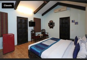 Bedroom in 6 BHK Villa at Deep Apartments, Dlf Ankur Vihar – for Sale