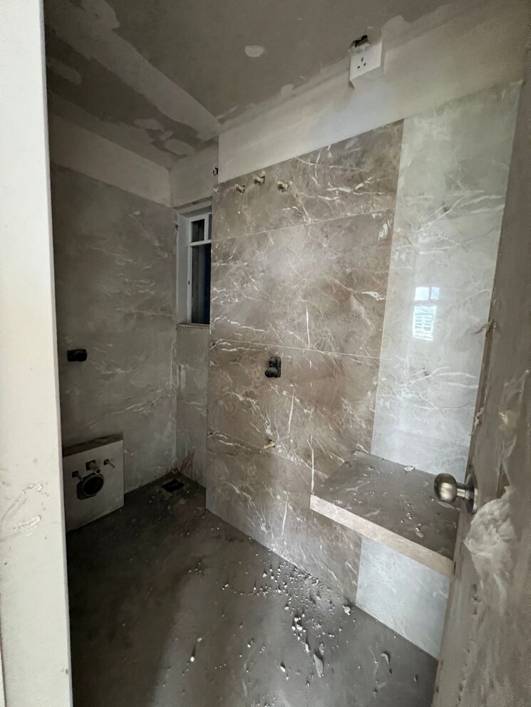 Bathroom, chandiwala-pearl-regency 1 Bedroom 420 Sq.Ft. Apartment In Andheri West Mumbai 8764598